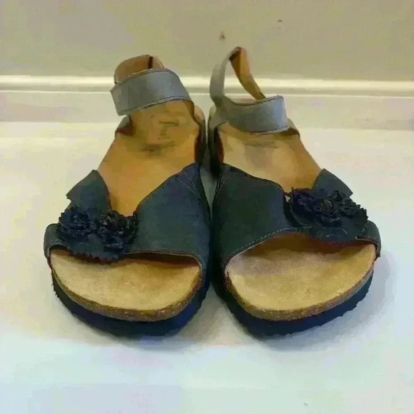 Think! Floral Navy & Grey Footbed Sandals Size 10 - Picture 4 of 8